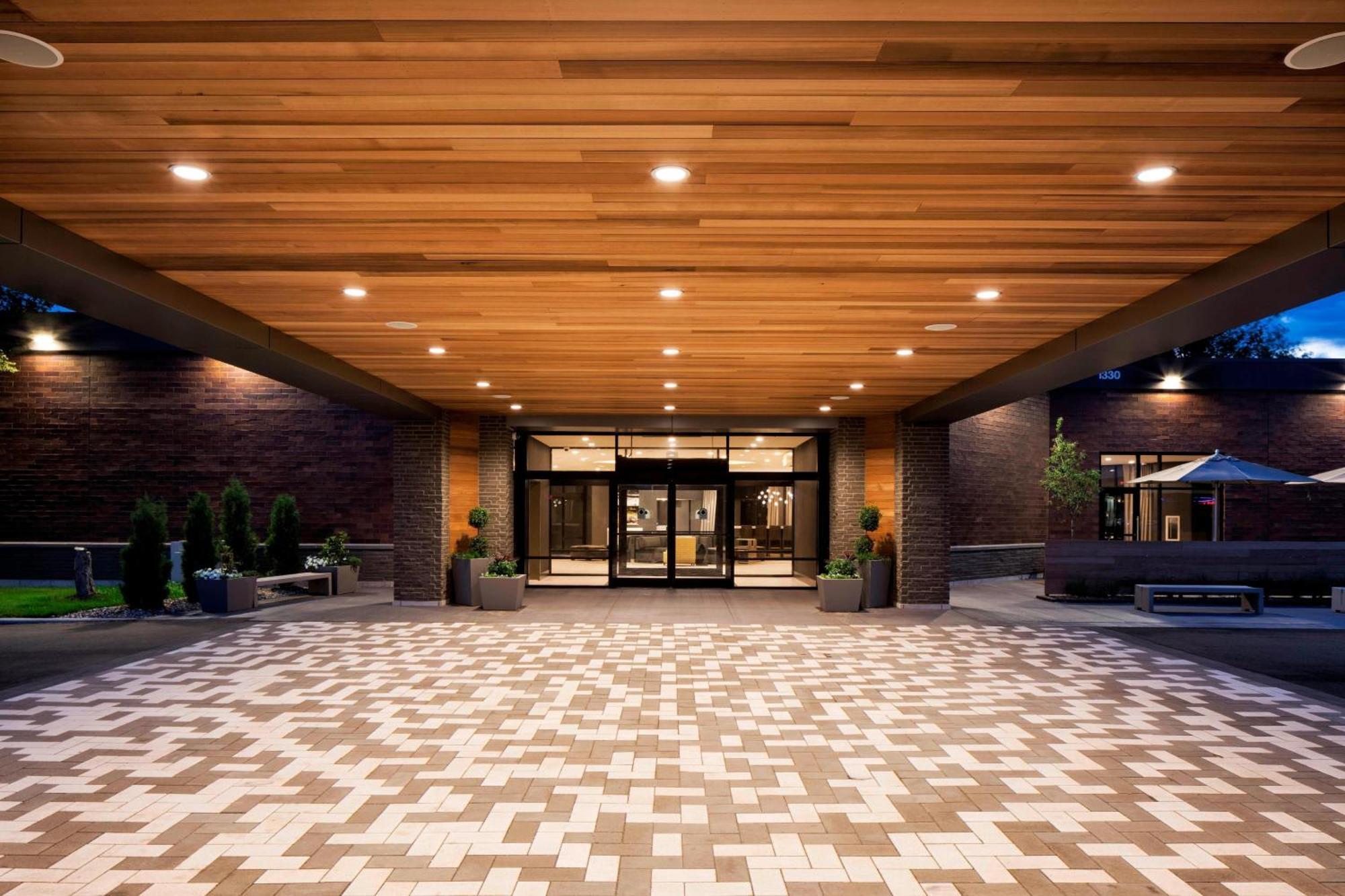 Delta Hotels By Marriott Minneapolis Northeast Bagian luar foto
